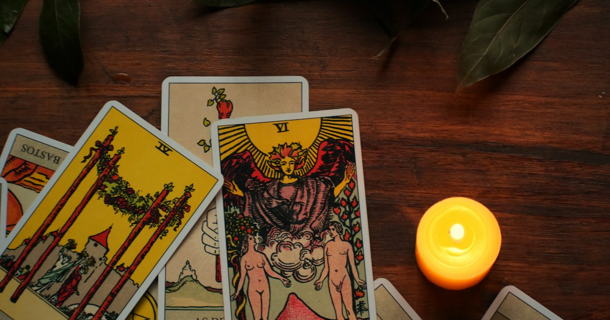 The Cosmic Mirror: How Astrological Signs Unlock the Major Arcana